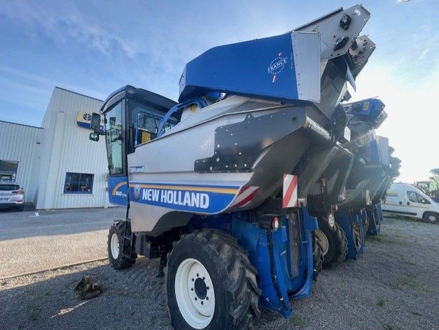 E-FARM: New Holland T7030 - Traubenernter - id KHX4KNG - 130.000 € - Baujahr: 2023 - Frankreich