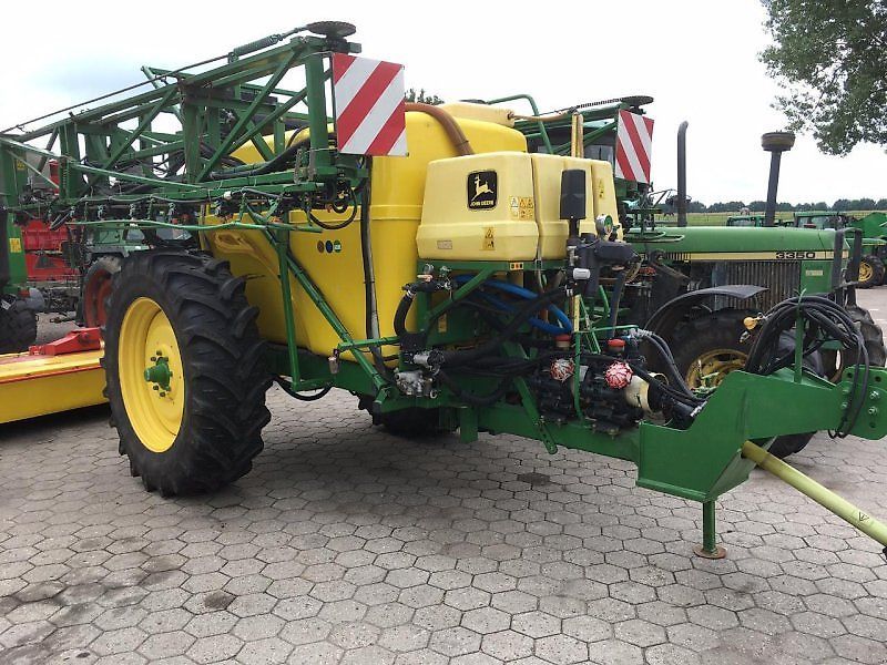 E-FARM: John Deere 638 # 3800l/27m - Sprayer - id 52JNANS - €8,000 - Year of construction: 2000 - Germany