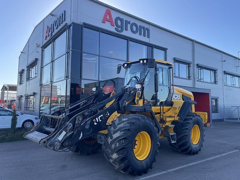 E-FARM: JCB 427 ht agri - Wheel loader - id HKDYGJU - €79,000 - Year of construction: 2019 - Engine hours: 5,269,Engine power (HP): 170,Germany