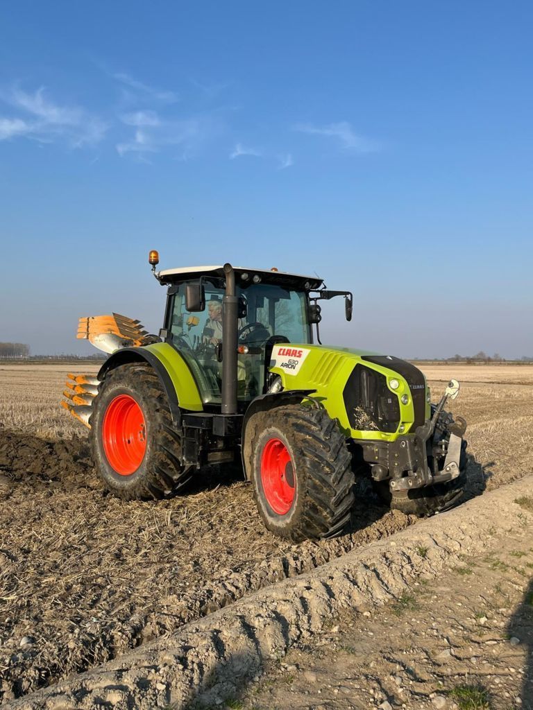 E-FARM: Claas Arion 630 - Tracteur - id E4DUVSX - Année: 2013 - Lecture du nombre d'heure: 5 730,Puissance du moteur (chevaux): 185,Italie