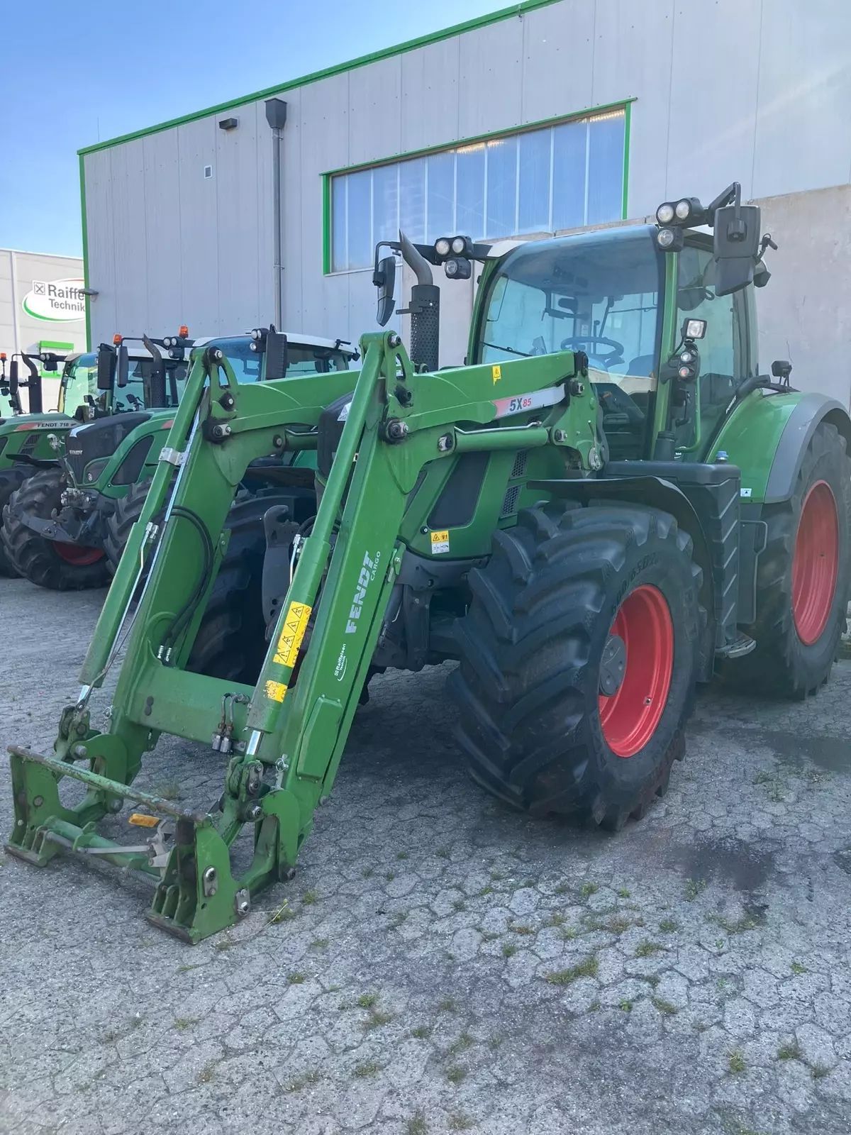 E-FARM: Fendt 718 Vario Power - Traktor - id CXAGERN - 80.900 € - Baujahr: 2019 - Abgelesene Motorstunden: 7.585,Deutschland