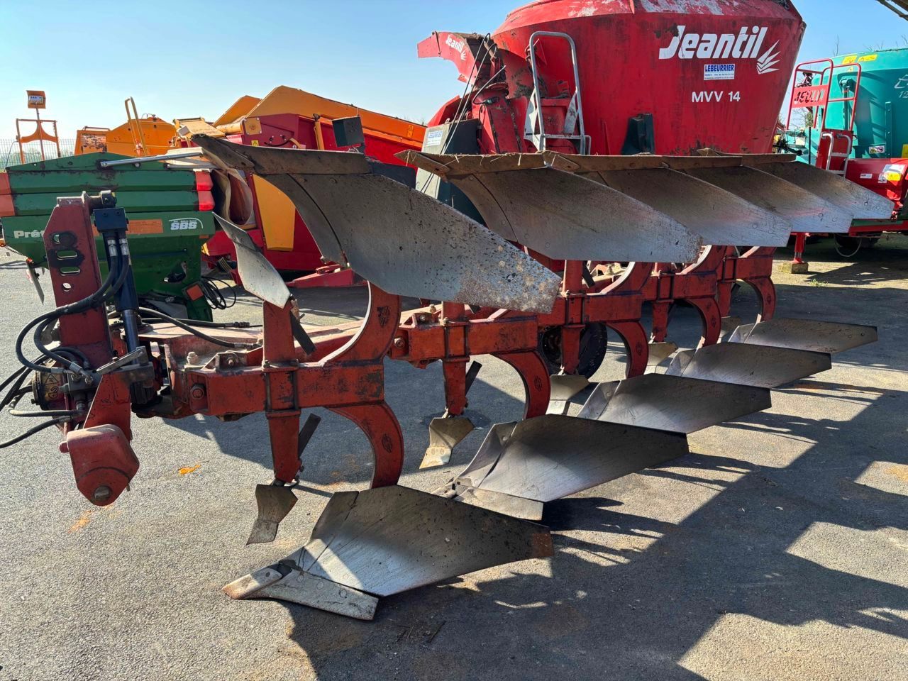 E-FARM: GREGOIRE BESSON rb41 - Pług - id FG7LVSZ - 5500 € - Rok produkcji: 2011 - Francja