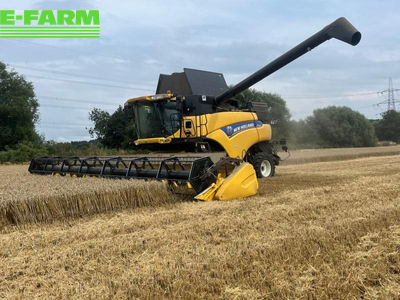 New Holland CR 9090 SCR - Combine harvester - id IUJEPH4 - €111,030 - Year of construction: 2012 | E-FARM