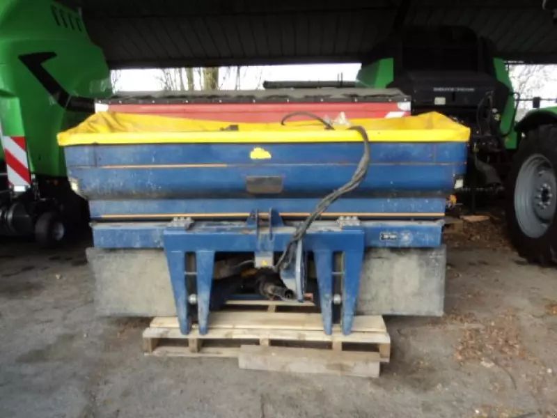 E-FARM: Bogballe m 2 w q - Fertiliser spreader - id FTIJ8W4 - €5,500 - Year of construction: 2009 - France