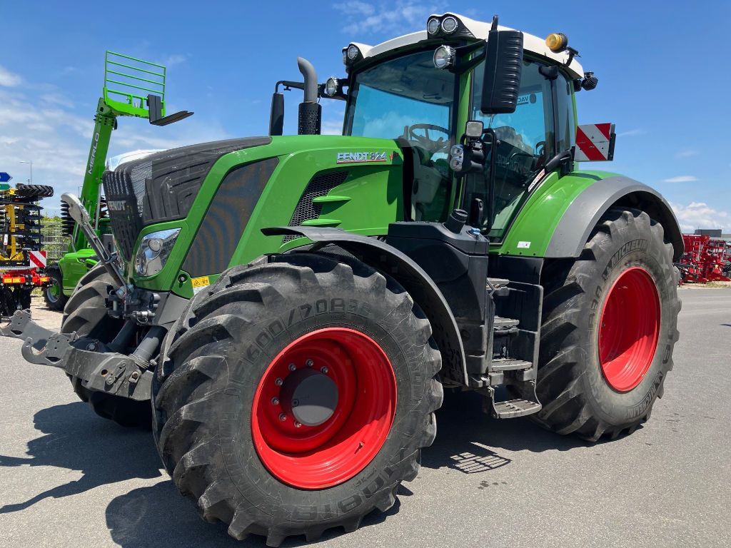 E-FARM: Fendt 824 Vario - Tractor - id DXN4SU7 - 163.000 € - Año: 2019 - Horas: 2100,Potencia del motor: 240,Francia