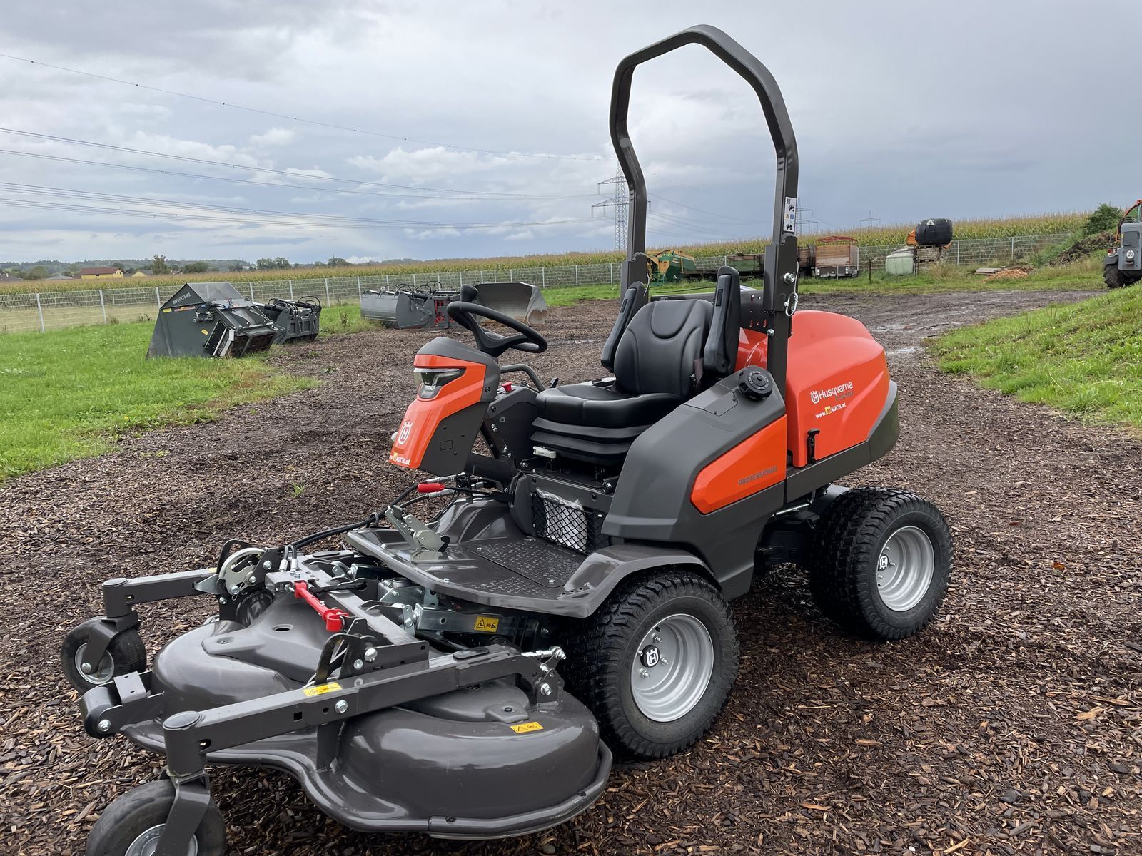 E-FARM: Husqvarna rider 525dx diesel allrad / servolenkung neu ink - Traktor - id 17PVVFL - 20 825 € - Rok produkcji: 2025 - Moc silnika: 25,Austria