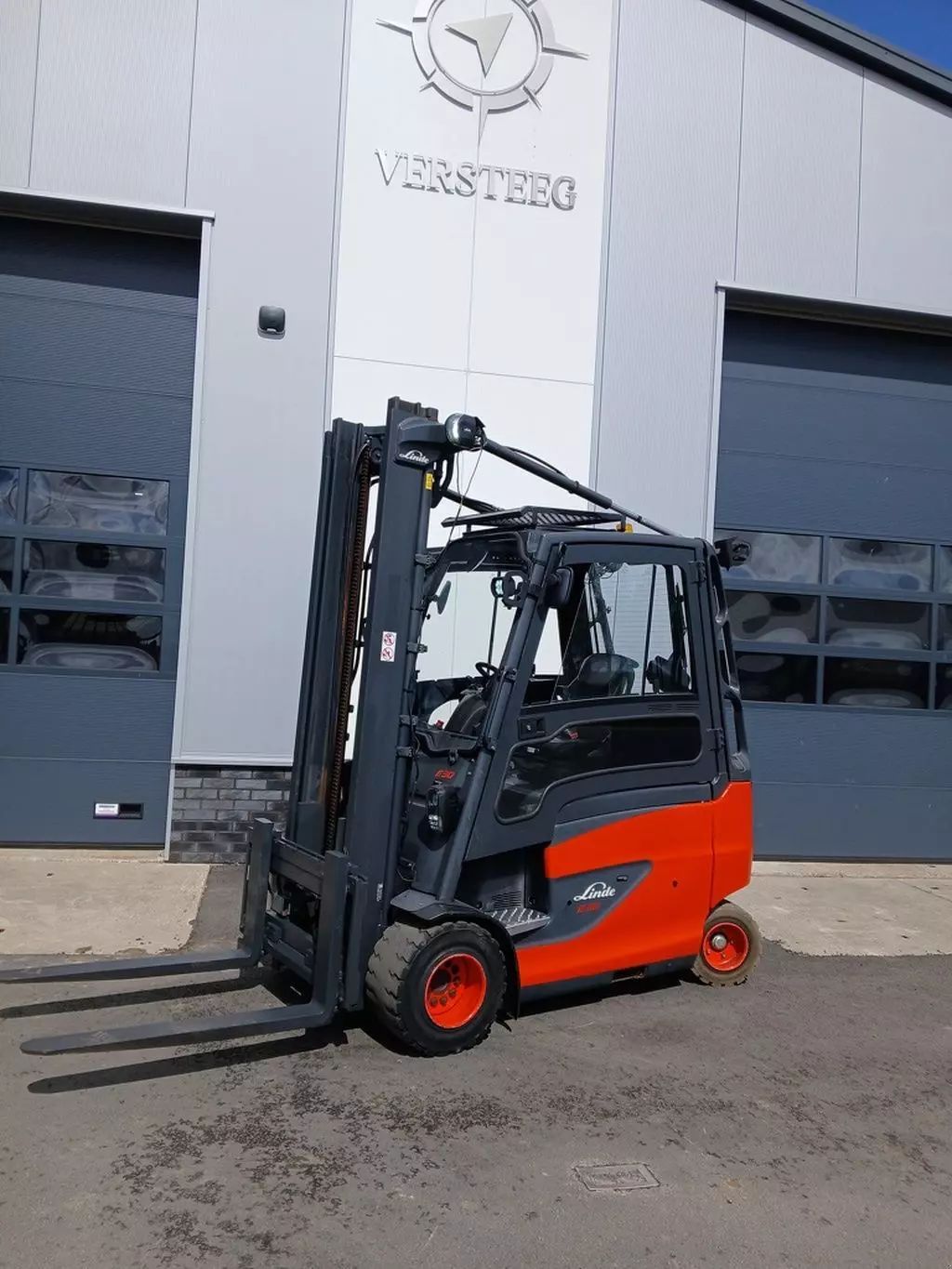 Linde E 30/600 HL Carrello elevatore 11.950 €