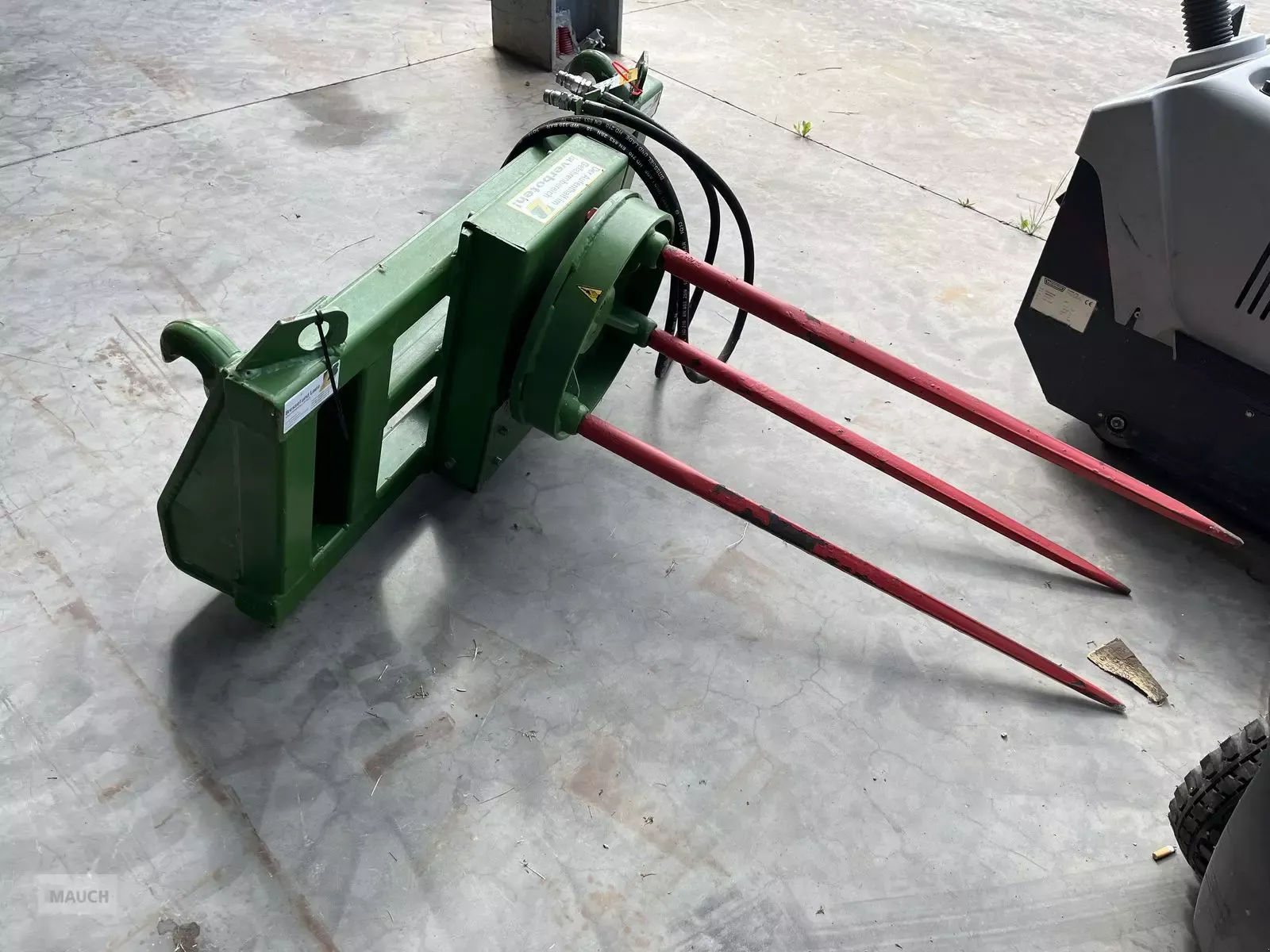 E-FARM: Bressel und Lade rundballenabwickler mit euro - Priloga - id VZR212T - 2.035 € - Avstrija