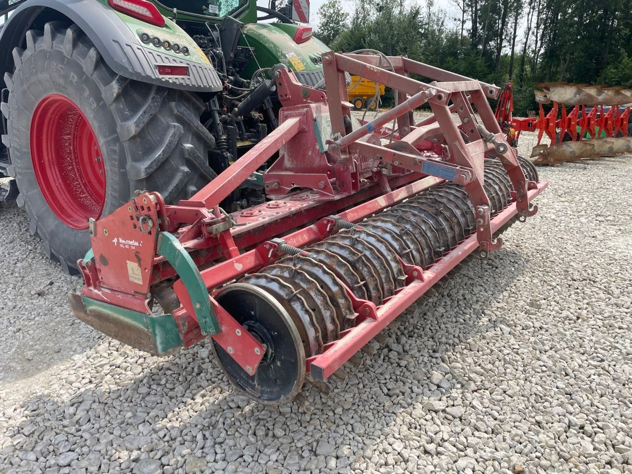 E-FARM: Kverneland ng 400 h4 - Herse rotative - id JKQMLNK - Année: 2005 - France