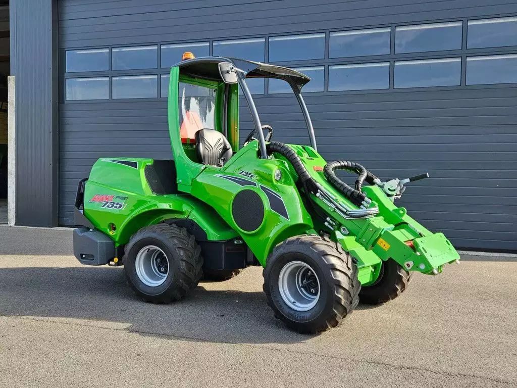 Avant 735i rental mini-shovel Ładowarka kołowa