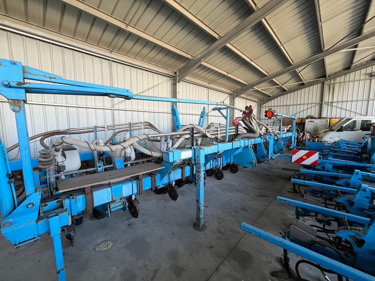 E-FARM: Monosem nx 12 rangs - Semoir de précision - id FZE5XDN - 9 900 € - Année: 2007 - France