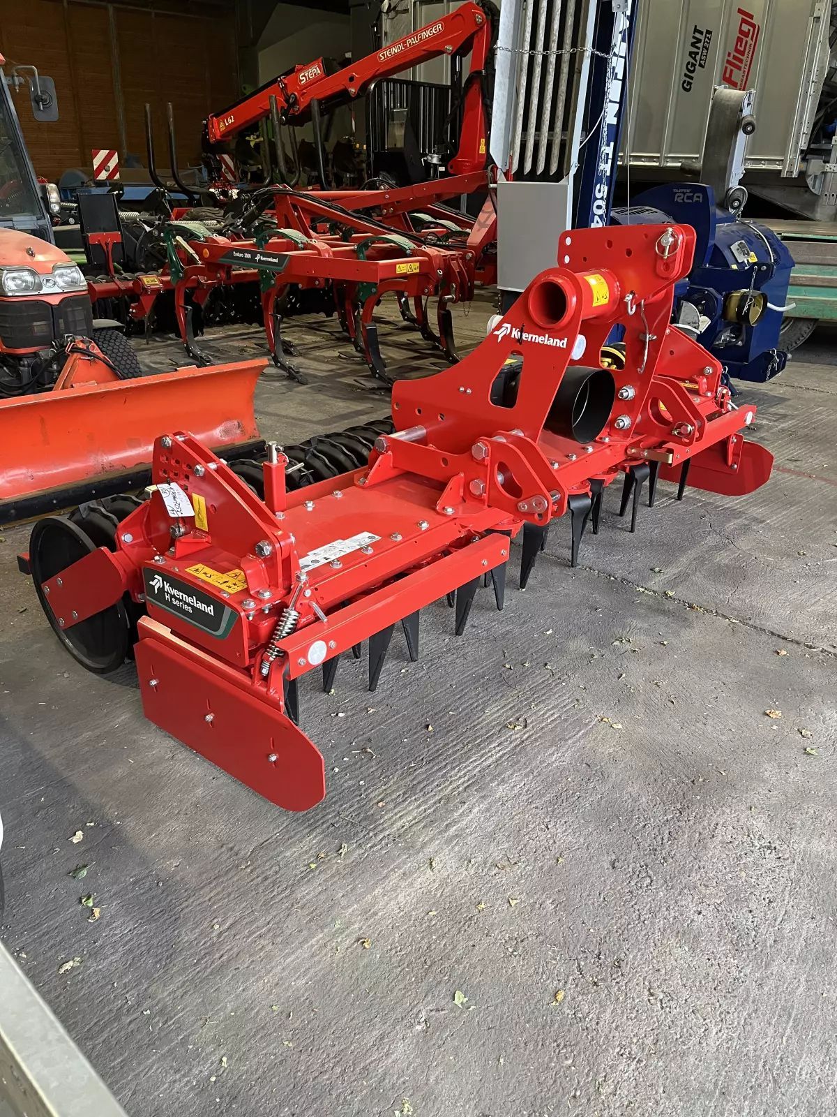 Kverneland power harrow Power harrow €15,391