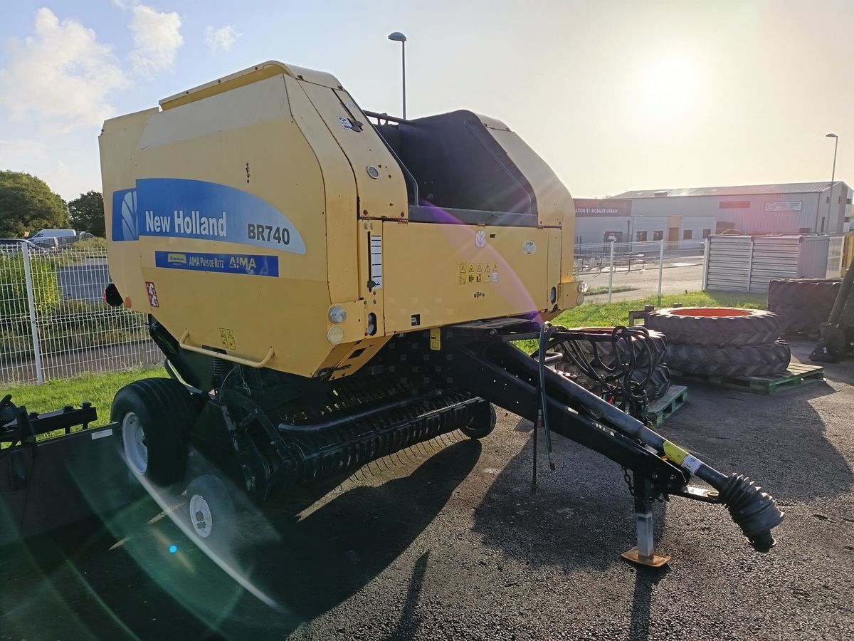 New Holland BR740 Empacadora 3500 €
