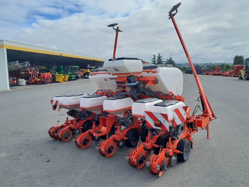 E-FARM: Kuhn maxima 2t - Tikslusis sėjimas - id FIFFNHH - 17 000 € - Gamybos metai: 2013 - Prancūzija