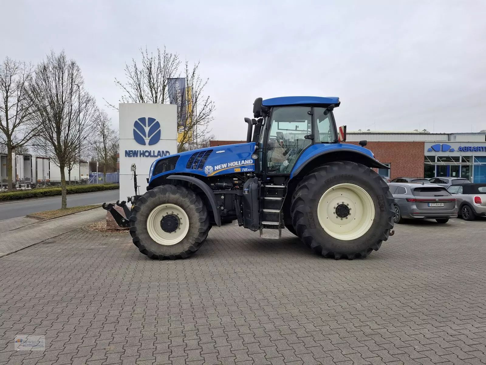 New Holland T8.300 Tractor €75,546