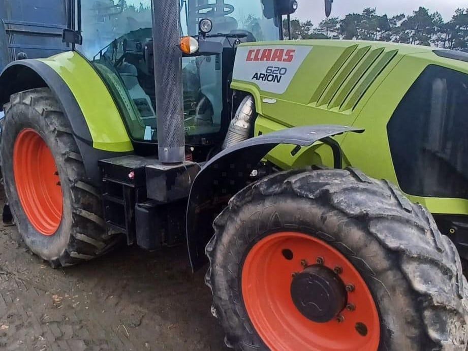 E-FARM: Claas Arion 620 - Traktor - id JLVFHB6 - 52.956 € - Baujahr: 2013 - Abgelesene Motorstunden: 4.750,Vereinigtes Königreich