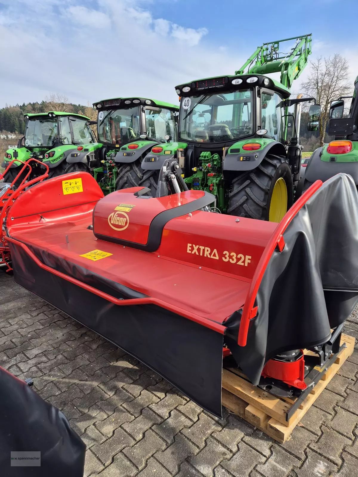 Vicon Extra 332 F KSW Mower €11,336