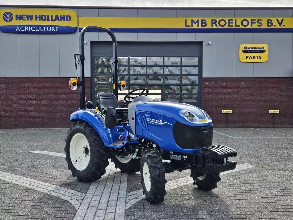 New Holland Boomer 25 Trattore