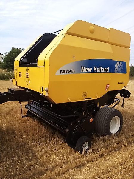New Holland BR750 Baler €10,500