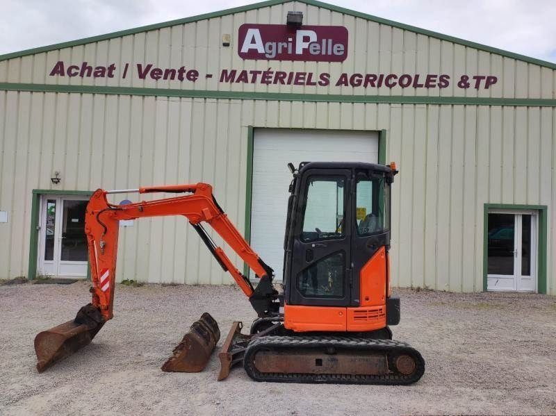 E-FARM: Hitachi zx26u-5cr - Mini-pelle - id CUHTRUR - 20 000 € - Année: 2015 - France