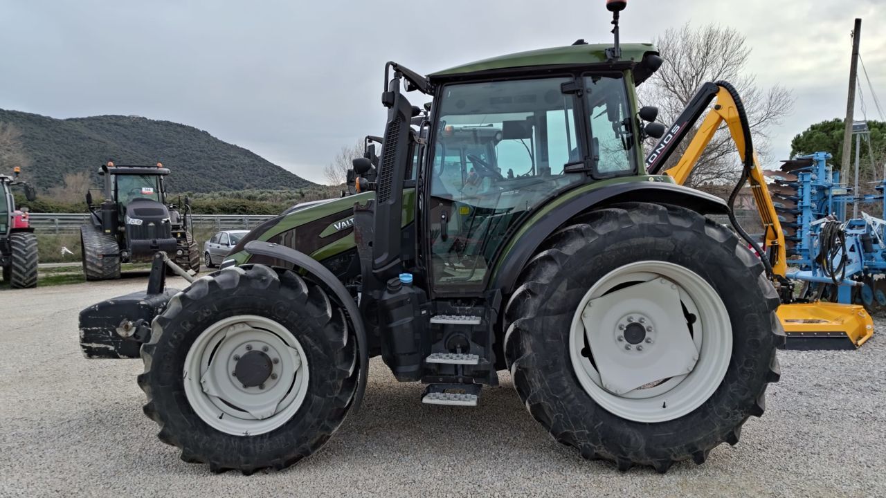 Valtra G135 Active Traktor 75.000 €