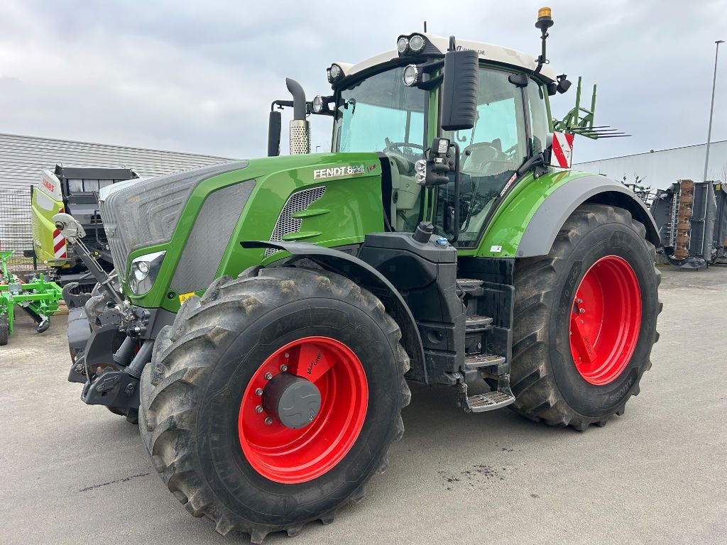 Fendt 824 Vario Profi Plus Traktor