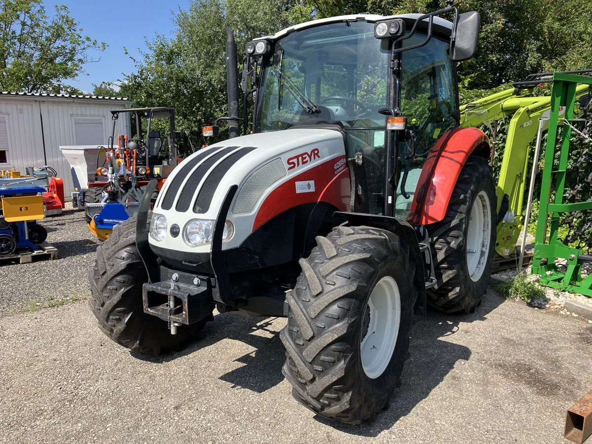 E-FARM: Steyr Kompakt 4065 S - Traktor - id ZHJZKBJ - 40.800 € - Baujahr: 2013 - Abgelesene Motorstunden: 1.460,Motorleistung (PS): 65,Österreich