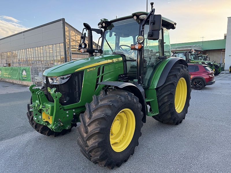 John Deere 5095 M Traktor 83 250 €