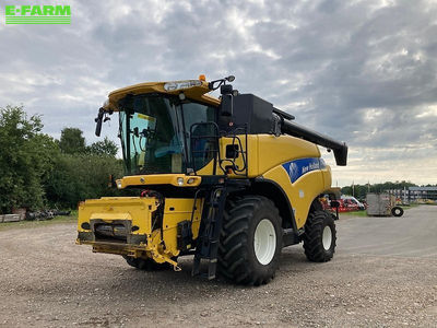 E-FARM: New Holland CR 9060 Elevation - Combine harvester - id 73SRFYQ - €79,900 - Year of construction: 2008 - Engine hours: 2,603,Engine power (HP): 330,Germany