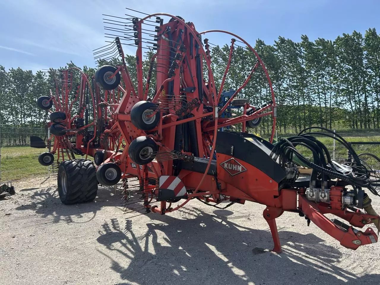 E-FARM: Kuhn GA 15131 - Grabljice - id CXLQQYR - 50.951 € - Leto izgradnje: 2020 - Danska