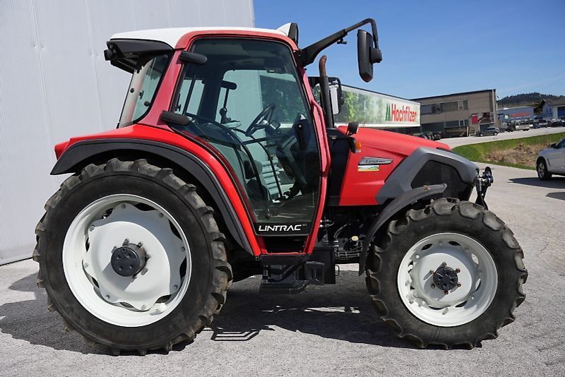 E-FARM: Lindner Lintrac 90 - Tractor - id 5FL1XRQ - €83,220 - Year of construction: 2016 - Engine hours: 500,Engine power (HP): 102,Austria