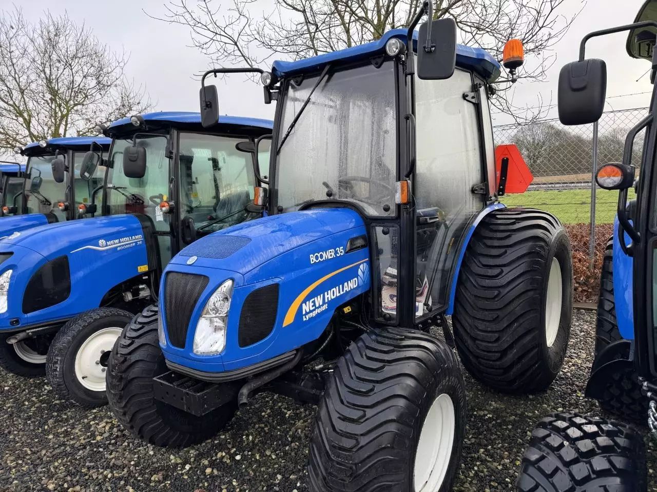 New Holland Boomer 35 Traktor 25 416 EUR