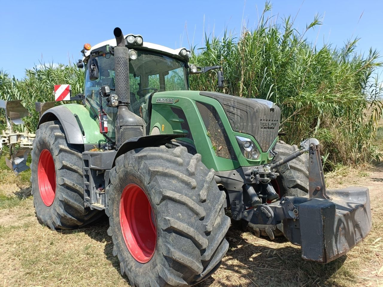 E-FARM: Fendt 826 Vario - Tractor - id NRULV2H - €100,000 - Year of construction: 2016 - Engine hours: 6,650,Engine power (HP): 260,Italy
