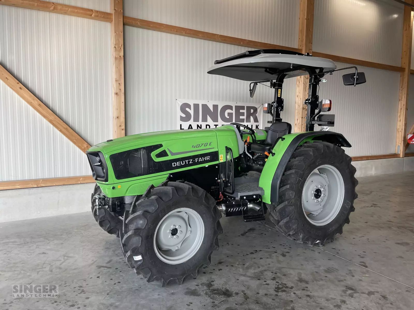 E-FARM: Deutz-Fahr 4070E - Traktor - id R9YCN9K - 29.832 € - Baujahr: 2025 - Abgelesene Motorstunden: 9,Motorleistung (PS): 66,Deutschland