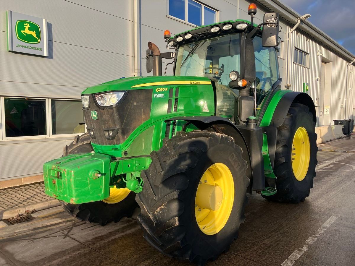 John Deere 6250 R Traktor 94.183 €