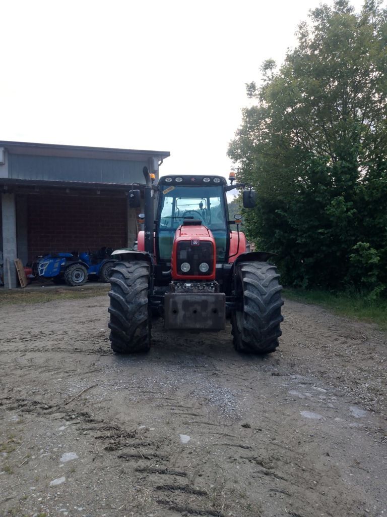 E-FARM: Massey Ferguson 7480 - Traktor - id PDAJHPY - 41.500 € - Baujahr: 2005 - Abgelesene Motorstunden: 5.400,Motorleistung (PS): 150,Italien