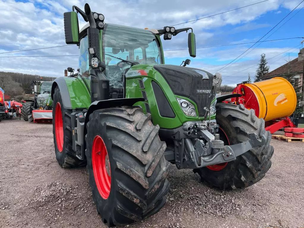 E-FARM: Fendt 716 Vario - Traktor - id BP6HMDN - 128 000 € - Rok výroby: 2018 - Hodiny motoru: 3 150,Výkon motoru (HP): 160,Francie