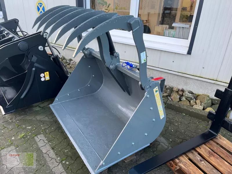 E-FARM: Bressel und Lade l85 schaufel mit hydr. niederhalter 1,30m - Anbaugerät - id MG5Z6UY - Baujahr: 2022 - Deutschland