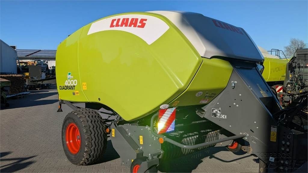 E-FARM: Claas Quadrant 4000 - Empacadora - id HQYRFTT - Año: 2021 - Alemania