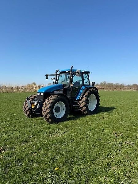 New Holland TS 115 Traktor 24 500 €