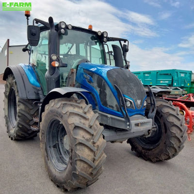 E-FARM: Valtra N114e - Tractor - id EIC1VQH - €55,000 - Year of construction: 2018 - Engine hours: 5,545,Engine power (HP): 115,France