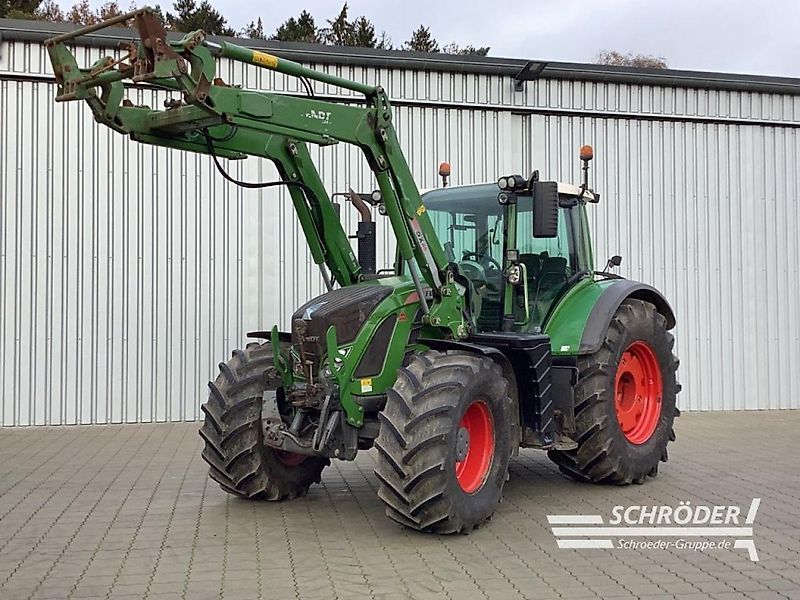 E-FARM: Fendt 724 Vario ProfiPlus - Traktor - id PXQ2TR3 - 84.885 € - Baujahr: 2017 - Abgelesene Motorstunden: 9.295,Motorleistung (PS): 238,Deutschland