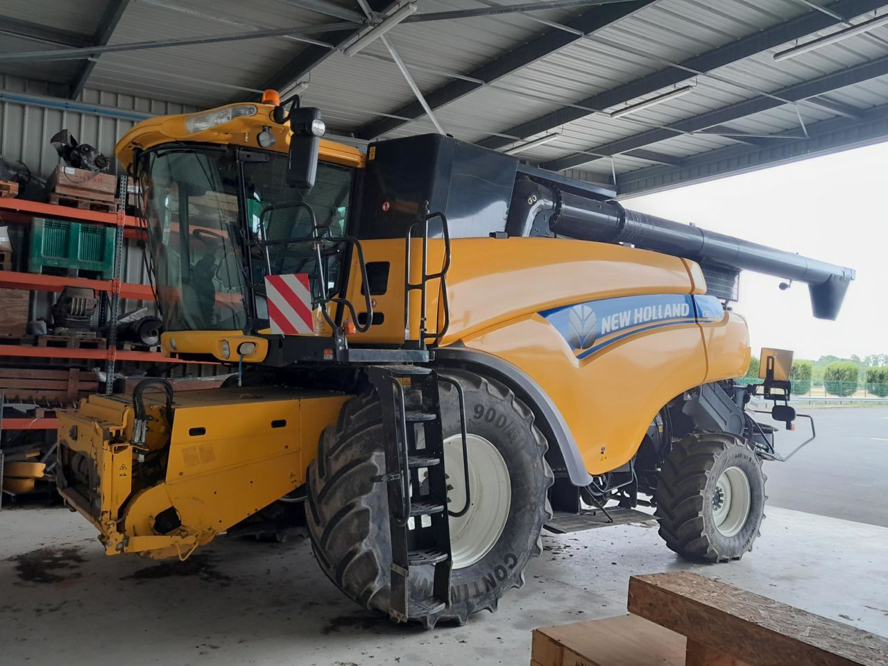 E-FARM: New Holland CR 9080 Elevation - Комбайн - id S8CJJGA - 95 000 € - Год выпуска: 2013 - Отработанные часы: 5 000,Франция