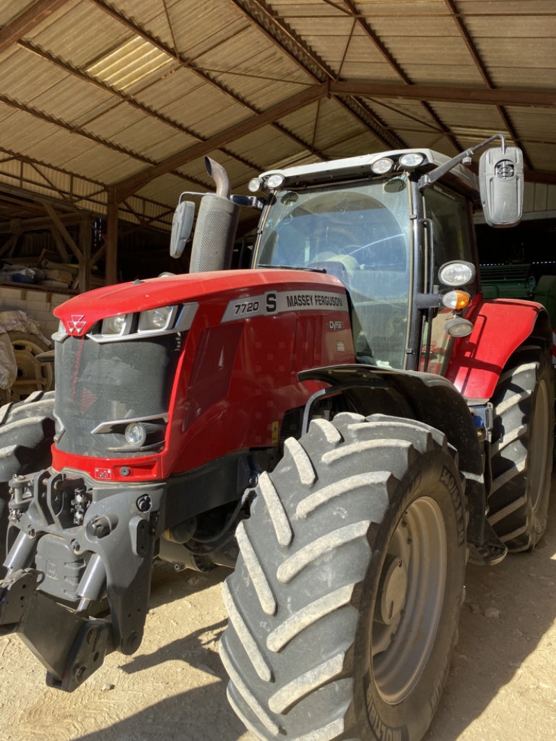 Massey Ferguson 7720S tractor €89,000