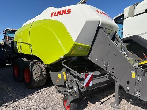 Claas Quadrant 5300 FC Baler
