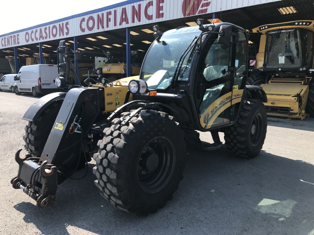 E-FARM: New Holland th 6.36 elite - Ładowacz teleskopowy - id GUHPEHQ - Rok produkcji: 2021 - Motogodziny: 805,Francja