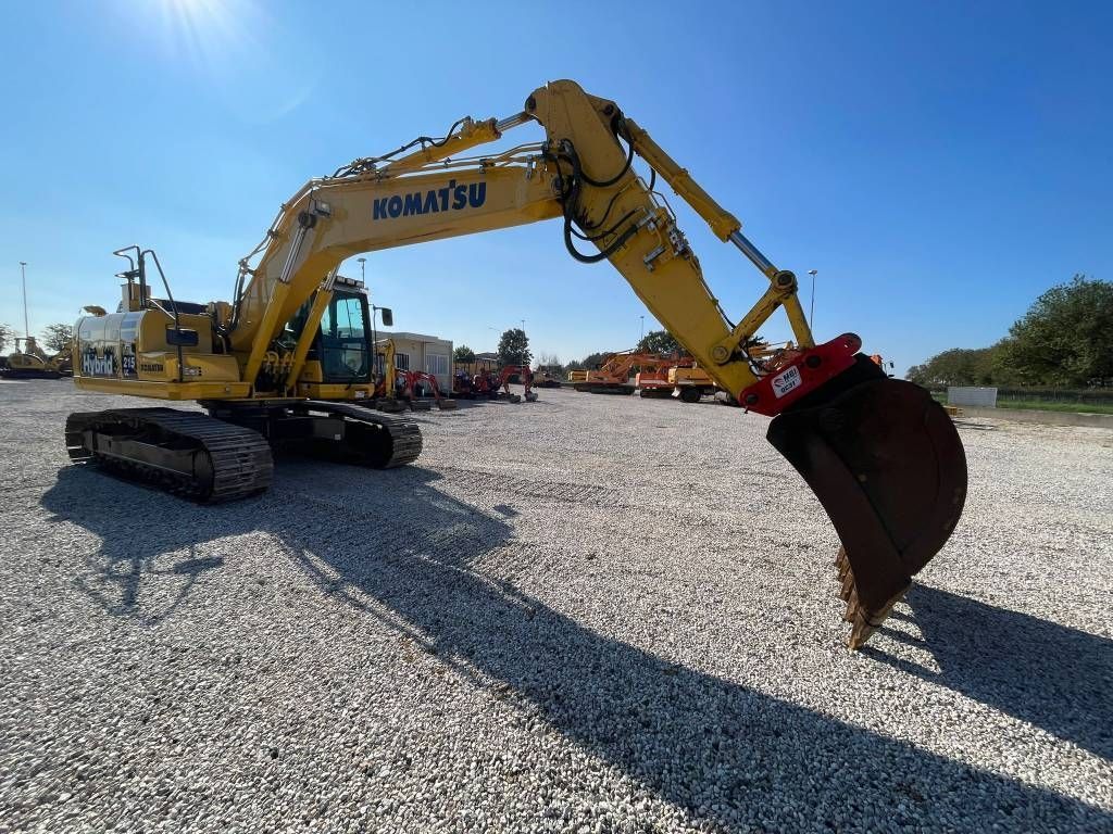 KOMATSU hb215lc-2 Pásové rypadlo 70 000 €