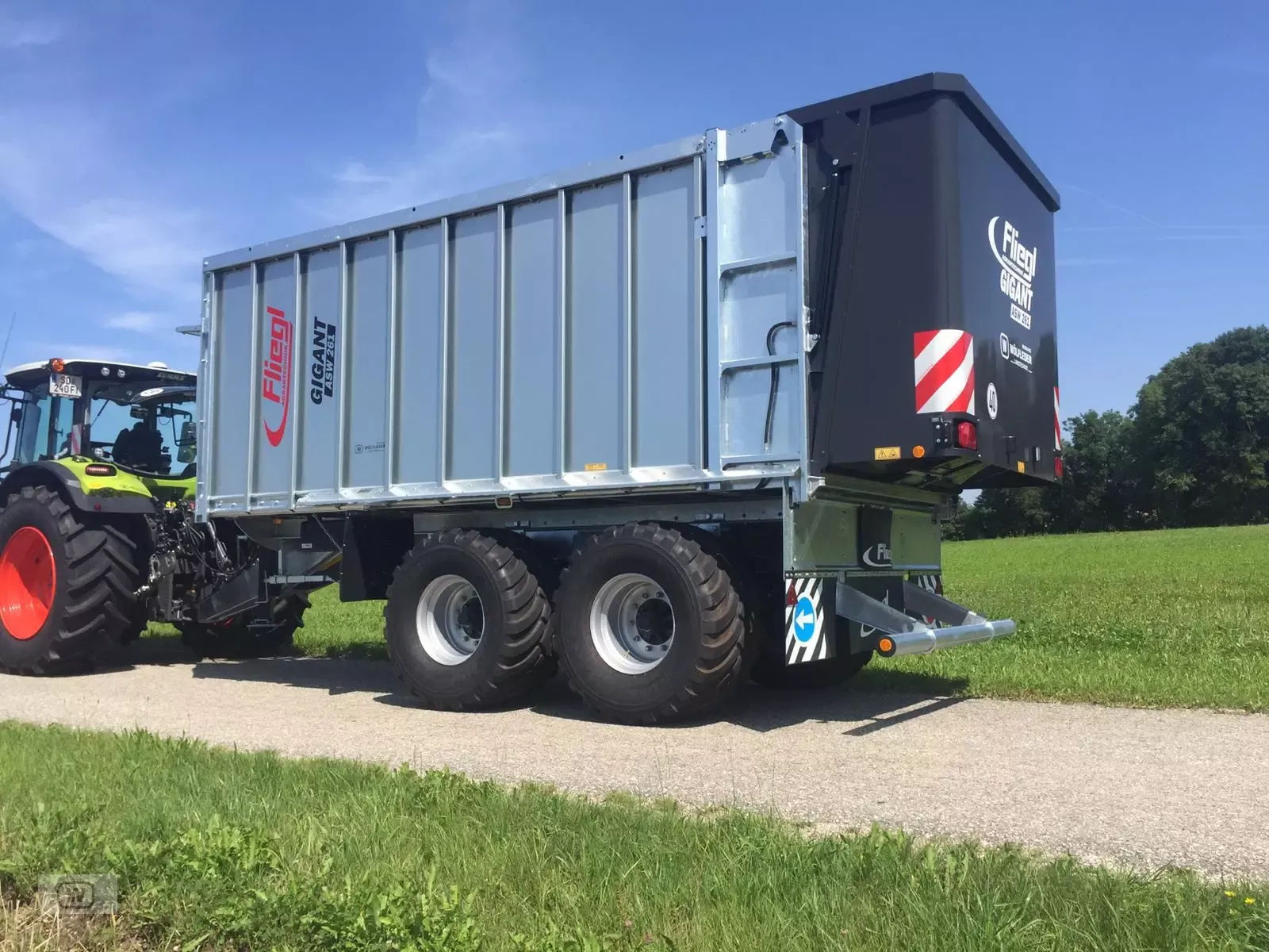 E-FARM: Fliegl asw 261 fox - Takarmányszállító - id 5TE5WNV - 41 500 EUR - Gyártási év: 2023 - Ausztria