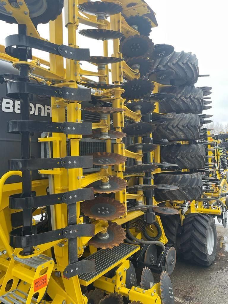 E-FARM: Bednar omega 8000 fl - Semoir - id B1TIYTA - 104 000 € - Année: 2022 - Puissance du moteur (chevaux): 320,Lettonie