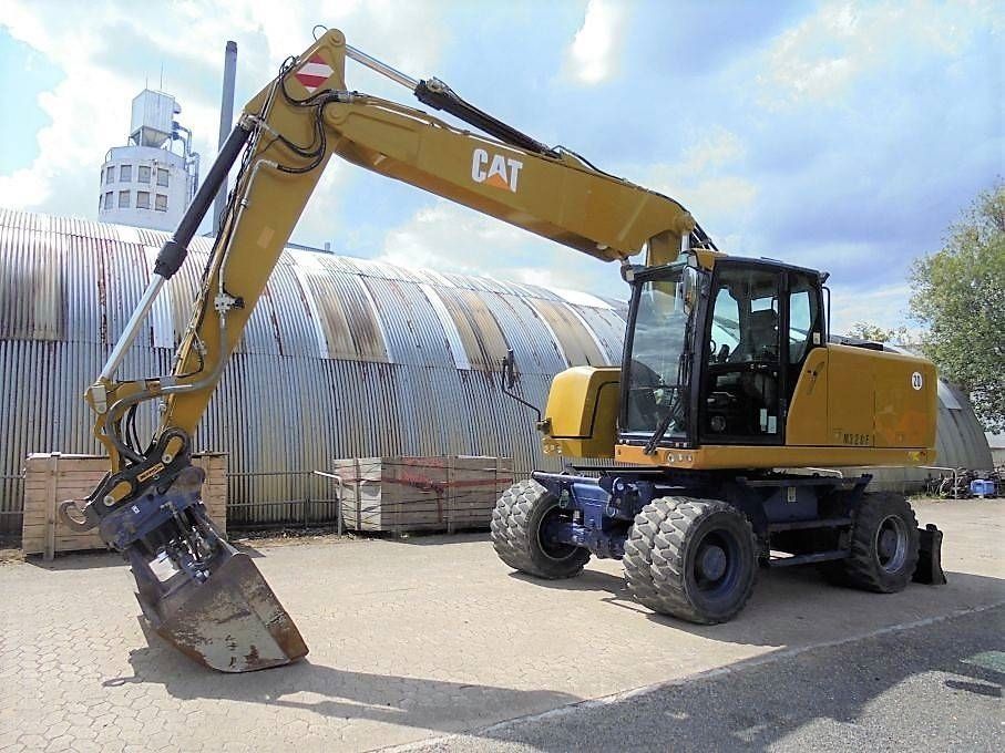 Caterpillar m 320 f Колесный экскаватор 65 000 €